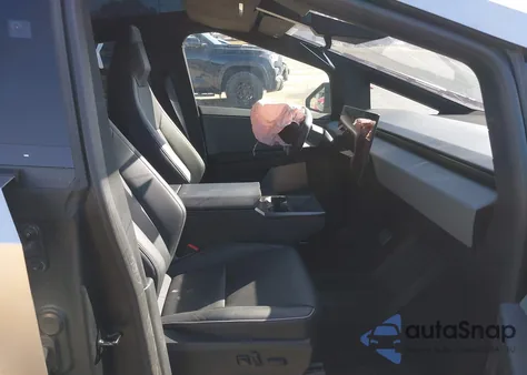 2025 Tesla Cybertruck All-Wheel Drive z USA, uszkodzony, nr VIN 7G2CEHED0SA059251